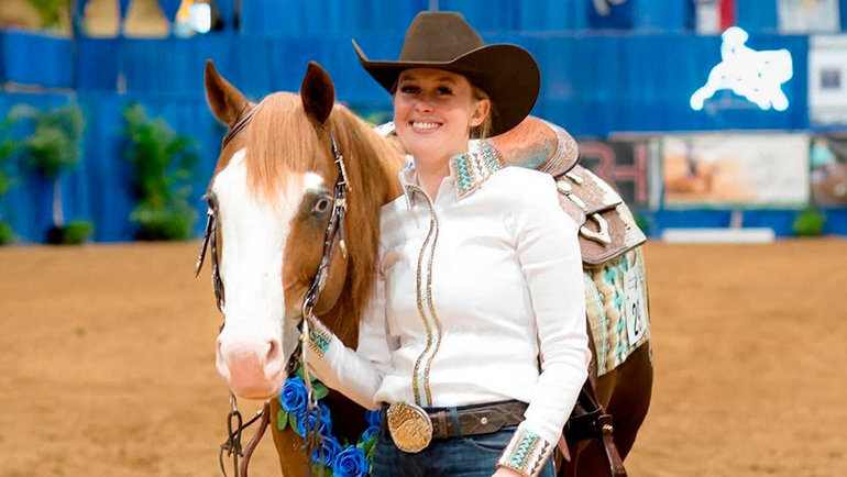    Джина-Мария Шумахер серьезно увлекается конным спортом. Соцсети