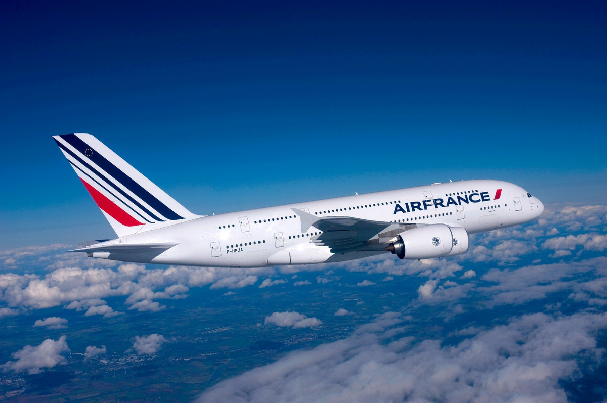 Air France (картинка взята из Яндекс.Картинки)