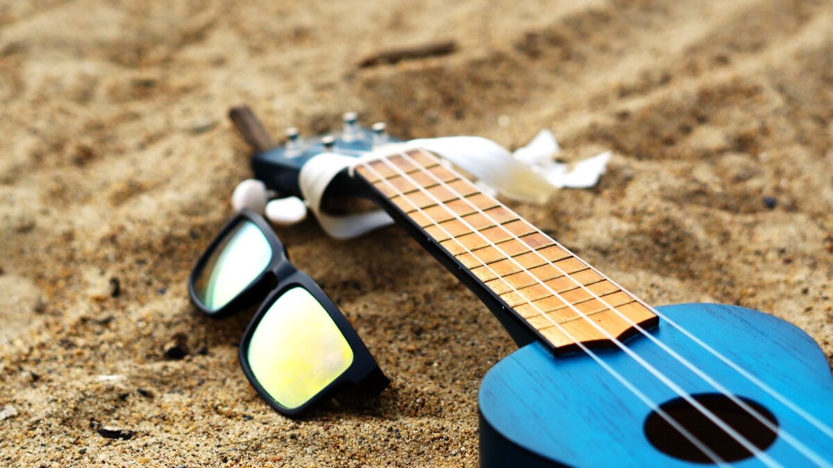     Жить в доме у озера это прекрасно, но все меняется ночью, на бдения в темное время суток пожаловались Хабирову 6 июня.