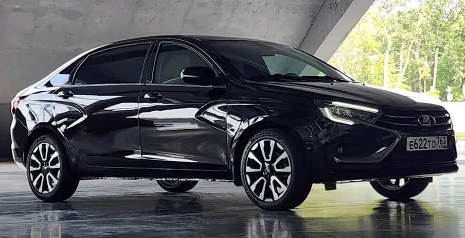 Но почему только черный цвет? Ответа пока нет.