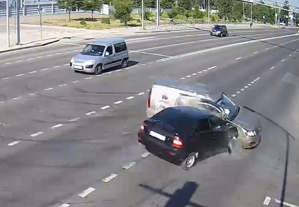 дтп вчера автобус московская область. авария на московском шоссе вчера. механизм наезда на пешехода. мусоровоз в люблинском парке задавил. смерть пациентки в десногорск аппендицит 2016-2017.