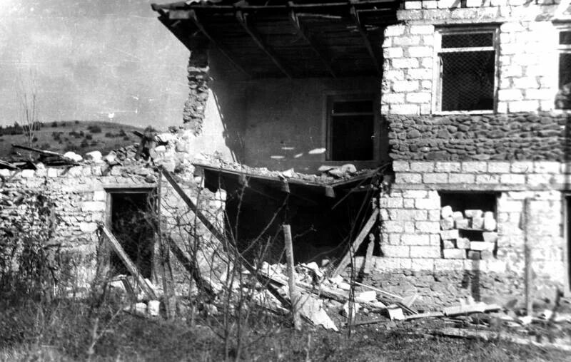 Все что осталось от заставы после атаки боевиков. Вч 5477. 1990.