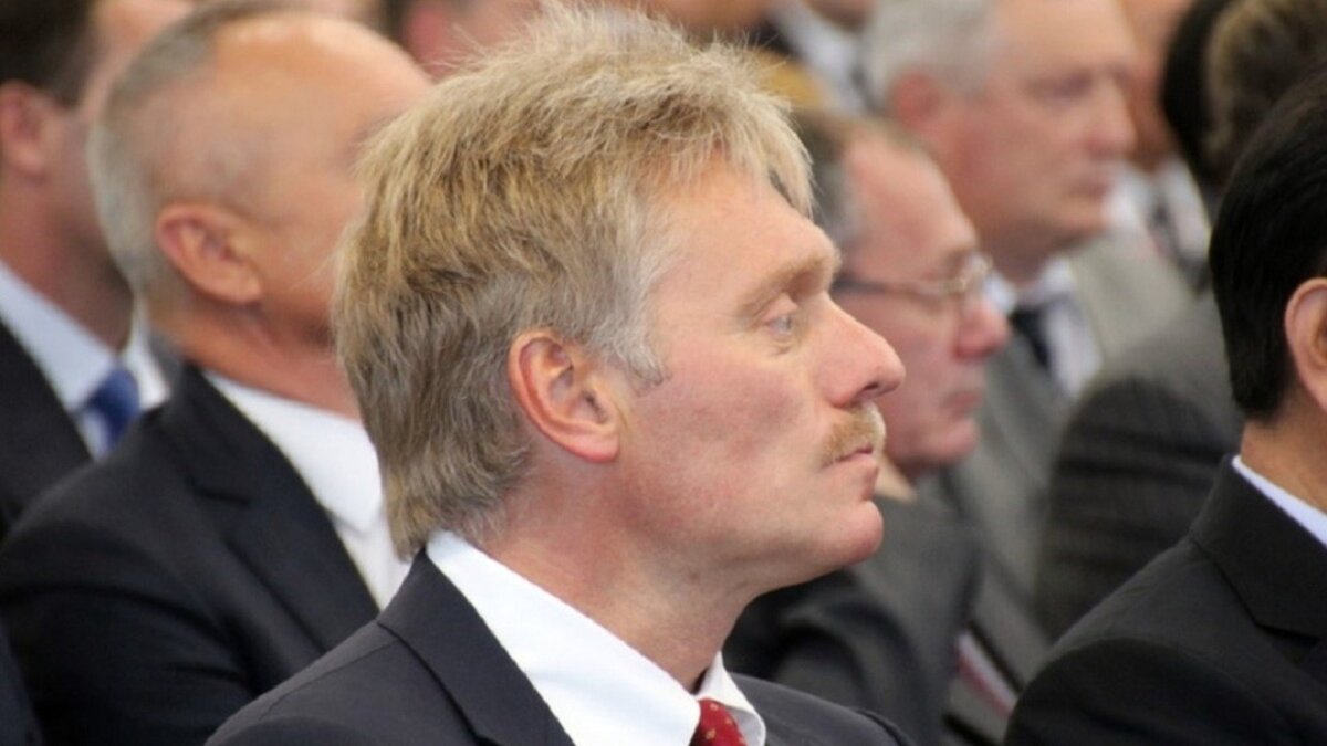     Пресс-секретарь президента России Дмитрий Песков (на фото) отметил, что механизм приватизации в большинстве отраслей работает хорошо. По его мнению, главная задача при условии приватизации — «не разбазаривать государственное добро за бесценок».