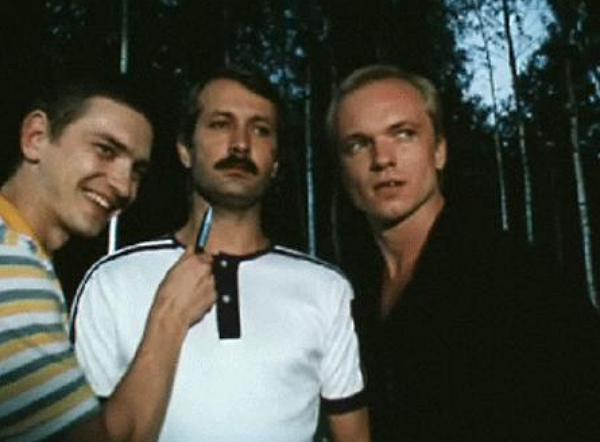 Саша (Игорь Шарапов), Андрей (Андрей Градов), Николай (Андрей Смоляков), кадр из фильма "Возьми меня с собой" (1989)