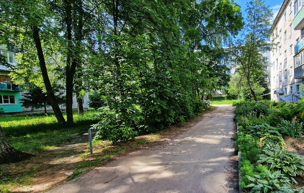 Наш дом справа