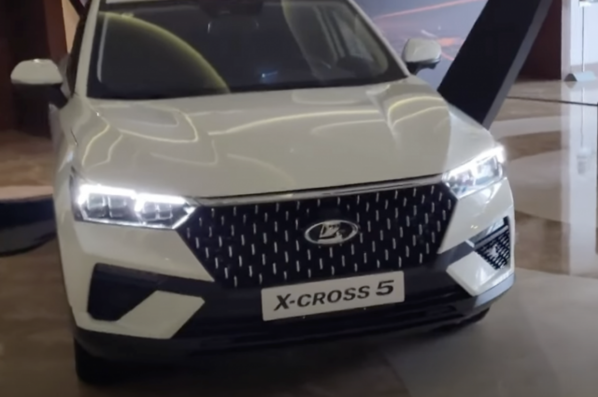    В Петербурге запустили производство Lada X-Cross 5 на бывшем заводе Nissan