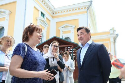    Губернатор Московской области Андрей Воробьев проверил ход работ по благоустройству площади возле Зарайского кремля. ©Константин Семенец Пресс-служба Губернатора и Правительства Московской области