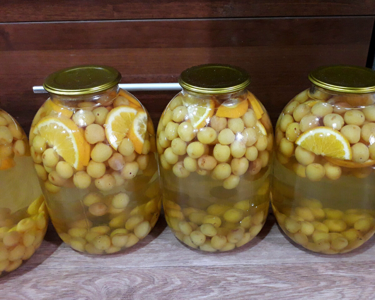 Компот из жёлтой черешни с апельсином