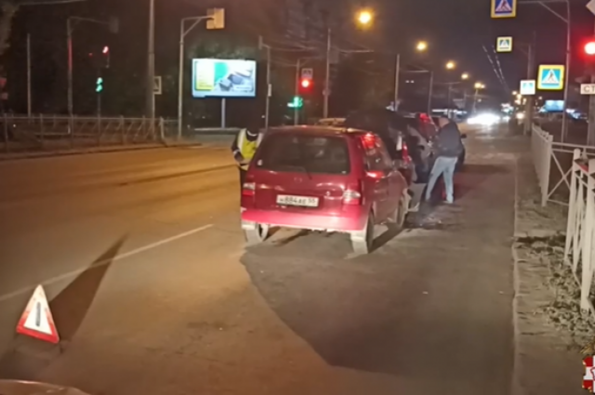   В Омске пьяная мать троих детей устроила массовое ДТП