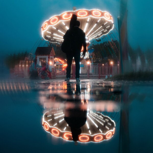     Юрий Николаенко показал весёлых и грустных детей в клипе «Улыбашка»