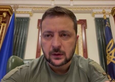    Зеленский объявил себя диктатором, исключив выборы в стране до окончания военного конфликта