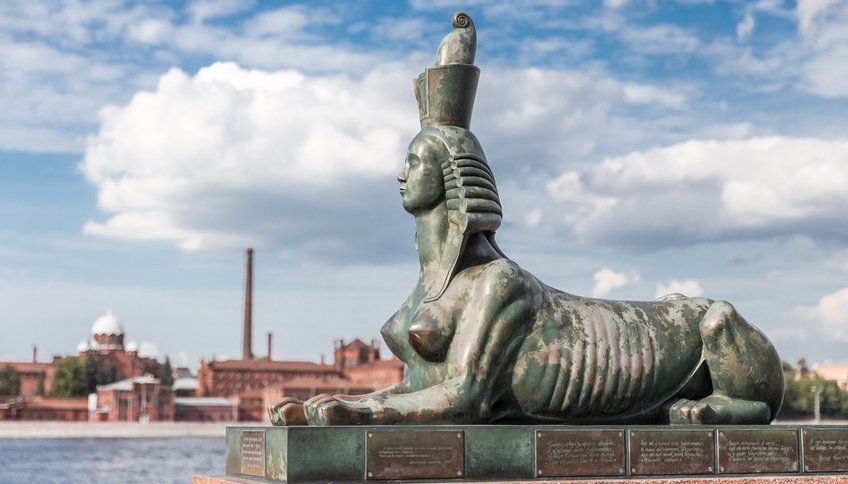 Памятник жертвам политических репрессий на Воскресенской набережной