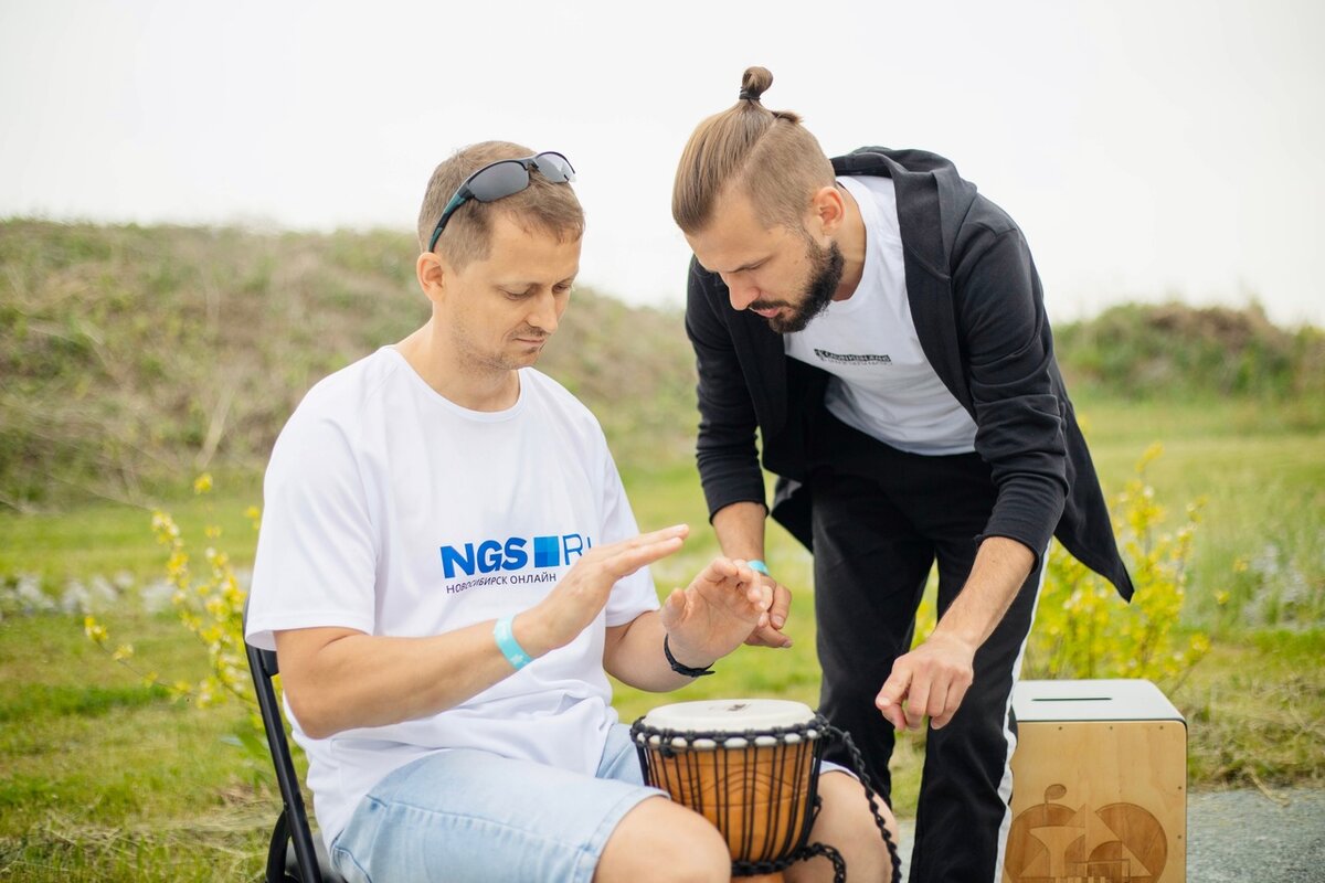 Мастер-класс по перкуссии. Источник фото: https://vk.com/virtuozy_nsk?z=photo-29034533_457256673%2Falbum-29034533_296430879