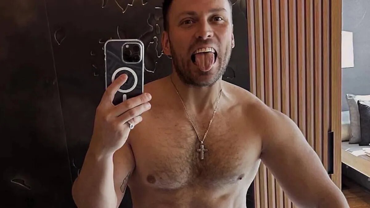 Фото с личной страницы Столярова