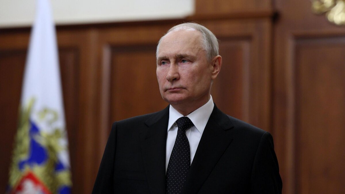 Уж кто-кто, а Путин точно не станет устраивать детские разборки.