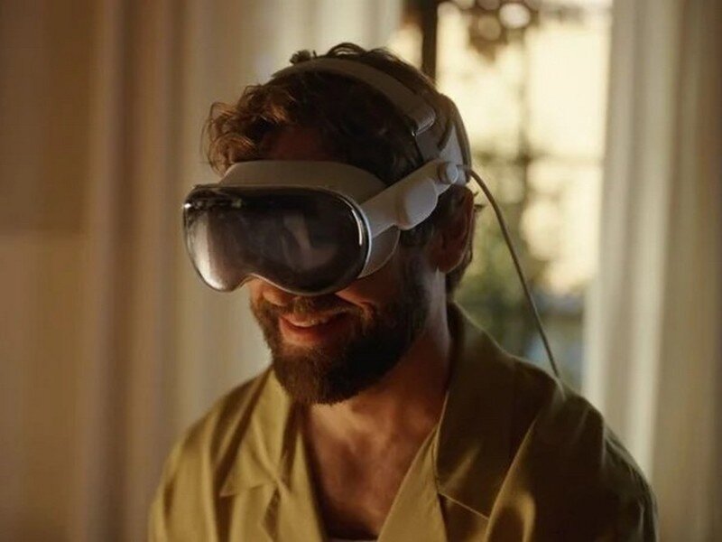    Инсайд: гарнитура Apple Vision Pro за $3500 получит урезанный комплект