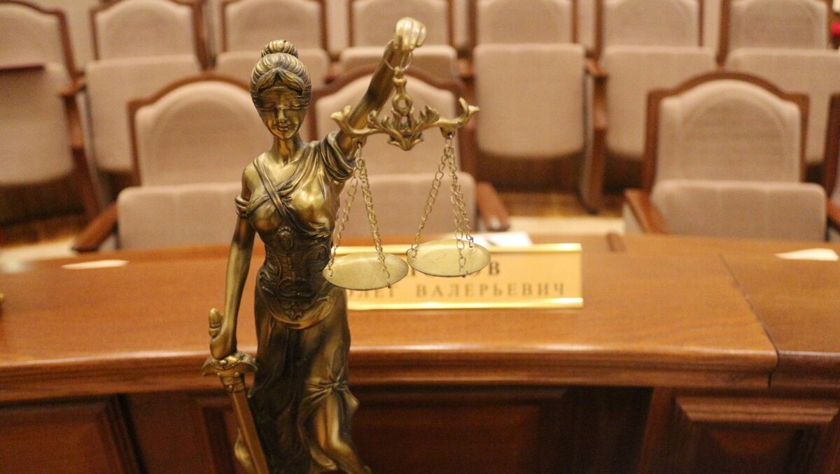     В Ростовской области вынесли приговор водителю, который устроил смертельное ДТП с участием трех автомобилей и скрылся с места аварии, подробности дела рассказала в объединенной пресс-службе судов региона.