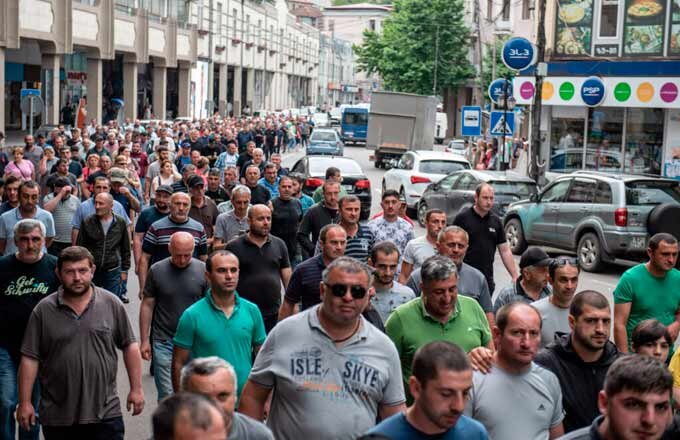 В забастовке участвовало более 3 тысяч горняков. 