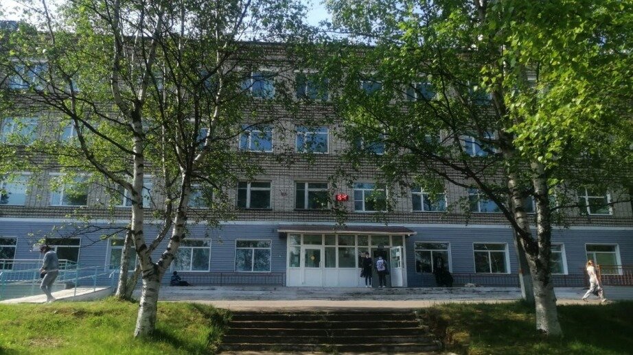     Сегодня в Ванинской районной больнице работают 56 врачей и 109 средних медицинских работников. Это стало возможным благодаря содействию государства.