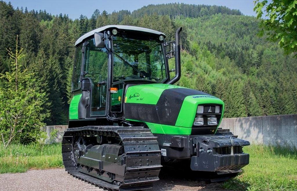 Трактор на гусеницах. Deutz-Fahr гусеничный. Трактор Deutz Fahr гусеничный. Deutz Fahr Agroclimber 410 трактор. Трактор гусеничный Deutz-Fahr Agroclimber v410.