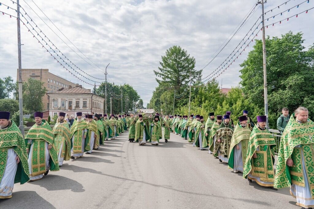 Крестный ход в Кашине (фото: Тверская епархия)