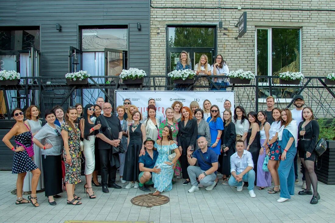 В четверг состоялась большая встреча в формате барбекю с лучшими представителями индустрии дизайна! Обсудили тенденции и современные стили. Спрос на дизайн сейчас возобновился до уровня 2021 года.-5