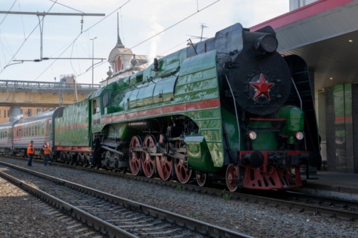    В Нижнем Новгороде начал курсировать туристический ретропоезд