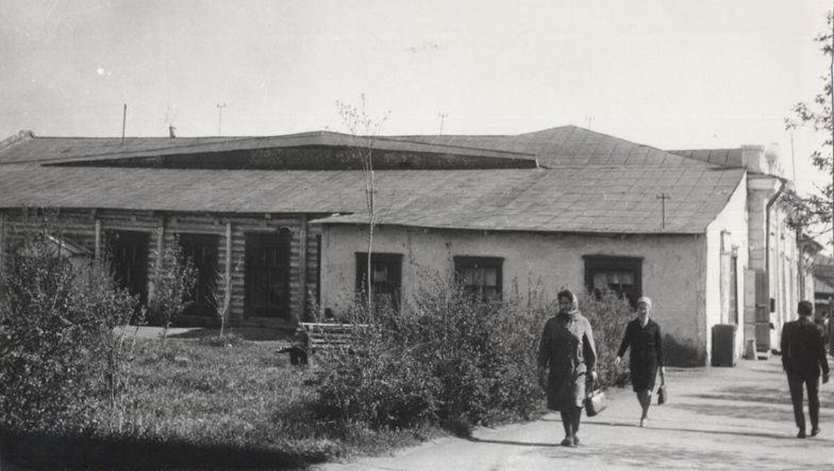     Здание снесли в середине 70-х годов прошлого века.