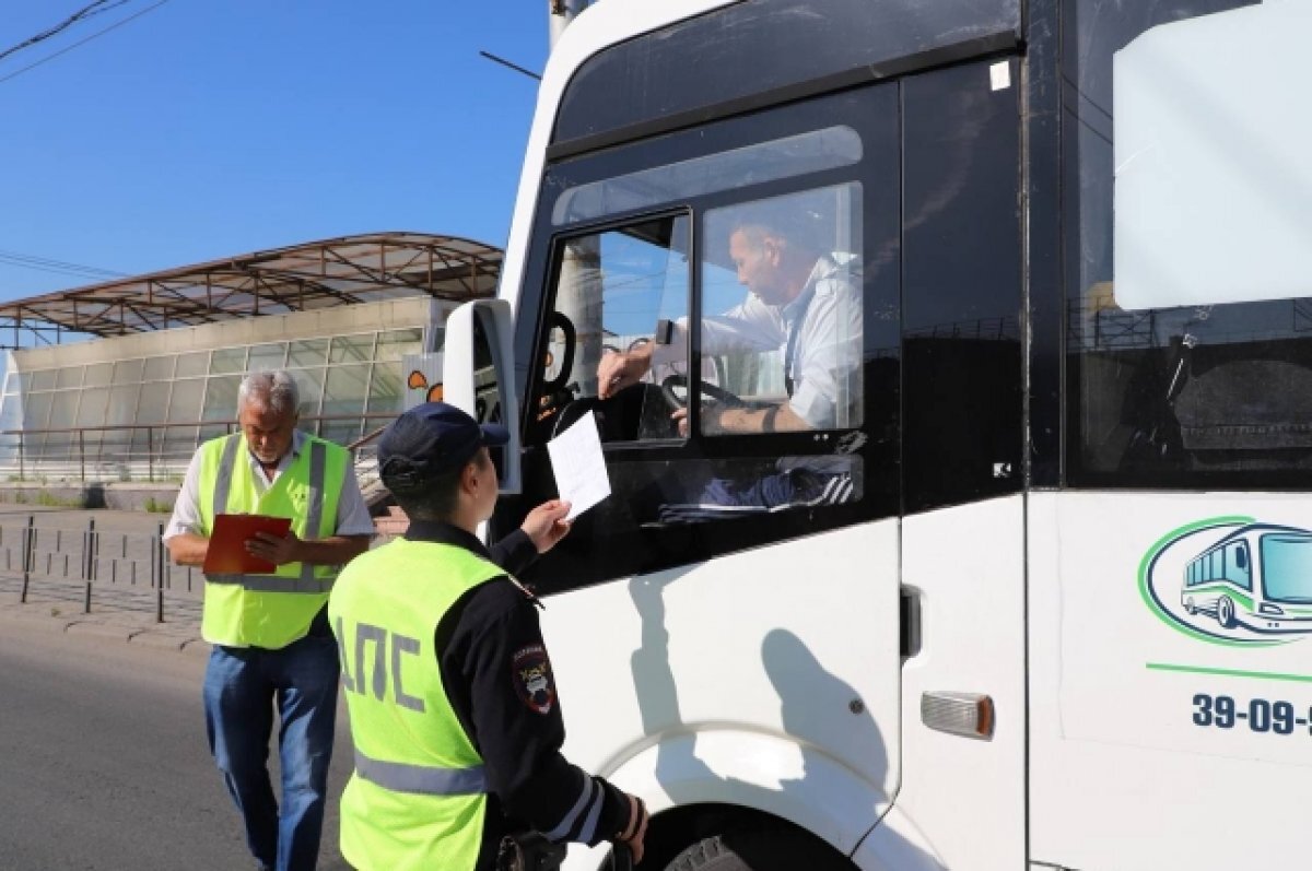    Сотрудники ГИБДД помогают мэрии выявить нелегалов.