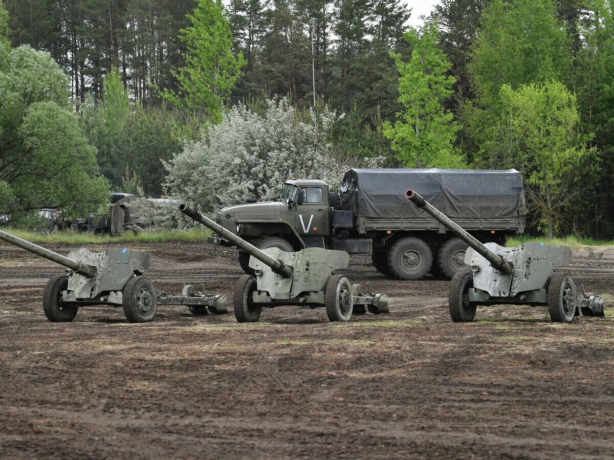    Противотанковые пушки МТ-12 "Рапира" в зоне специальной военной операции на Украине.© РИА Новости / РИА Новости