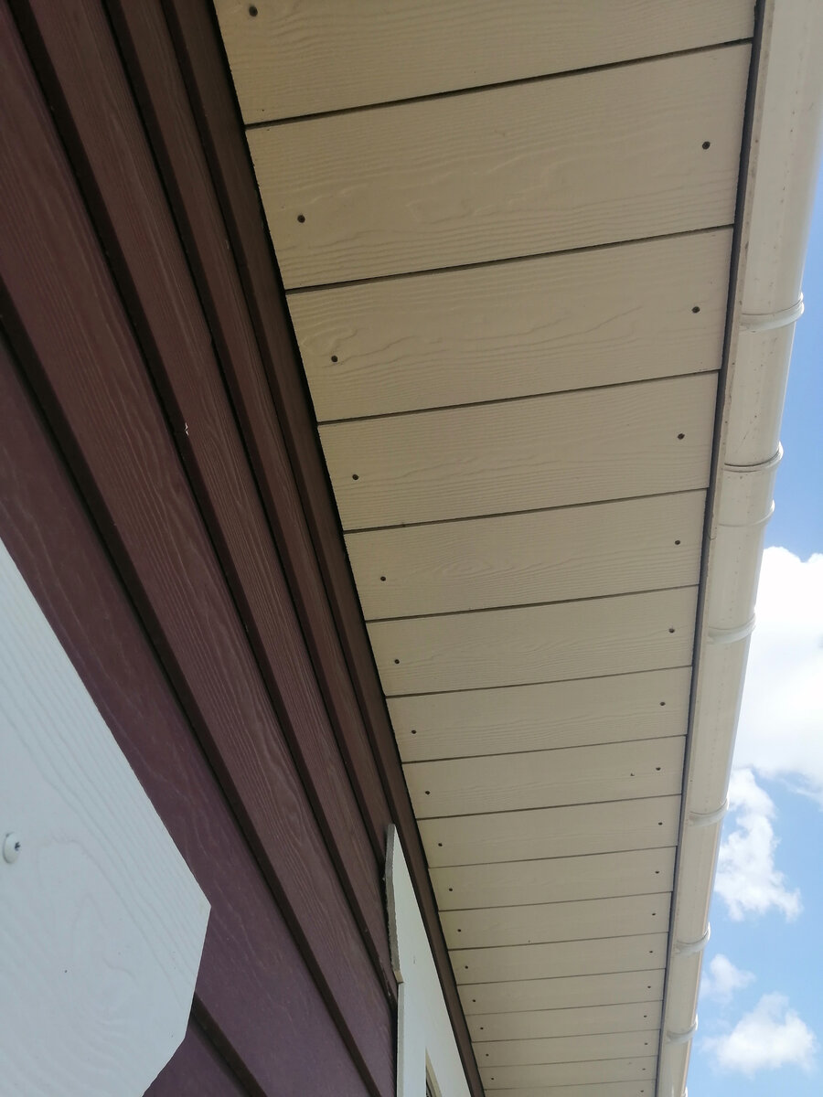 Подшивка свесов не перекрывает вентзазор