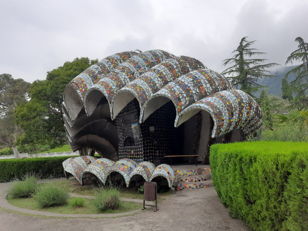 Автобусная остановка в Новом Афоне