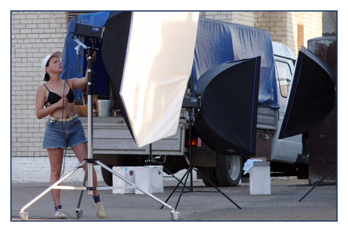 Я и моя "лаборатория" в действии на выезде!📷 Пекло стояло несусветное!🌞🤪 Лето 2006 года.