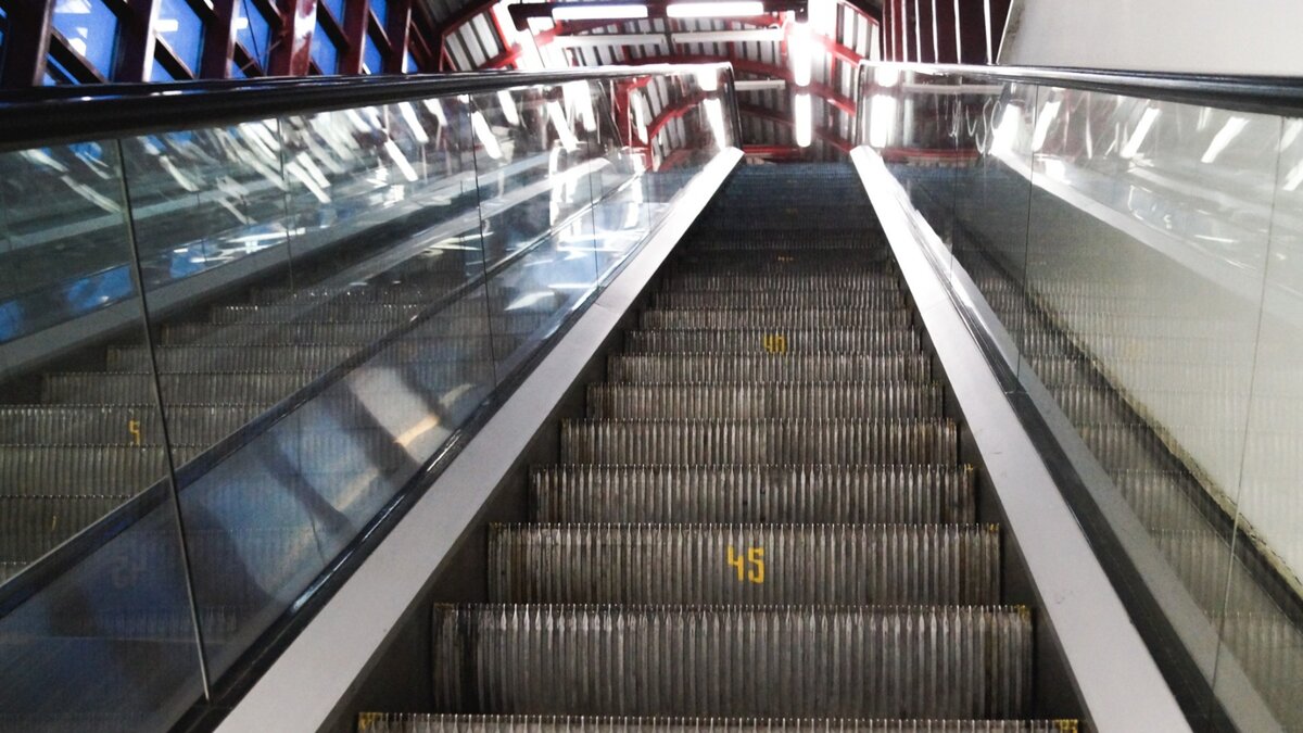     В Москве на выходных 22 и 23 июля будет закрыто движение по участку салатовой ветки метро от станции «Марьина Роща» до «Чкаловской».