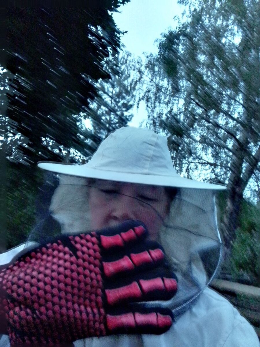 Ночной патруль выходит на охоту. Перчатки толстые и огнеупорные, чтобы точно не прокусили