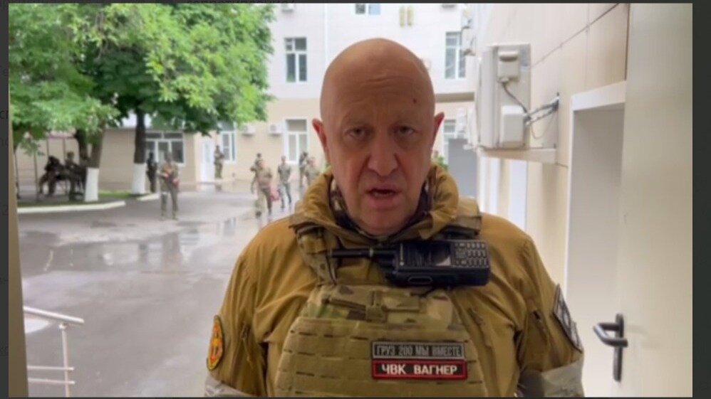     Со дня окончания мятежа никто из российских официальных лиц не может точно сказать, где же сейчас находится руководитель ЧВК «Вагнер» Евгений Пригожин. Мы попробовали связаться со структурами Пригожина и прояснить, куда пропал бизнесмен, и вот что из этого получилось.