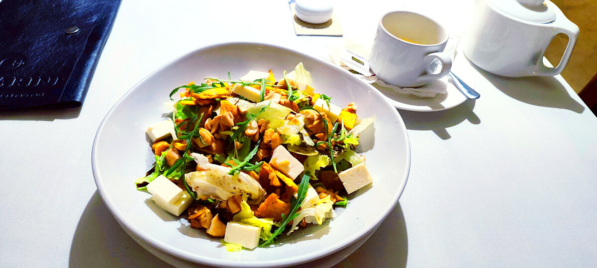 Салат из вяленой тыквы с грецким орехом и тот самый чай
Источник: личный архив