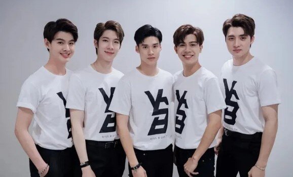 KissboysTH (слева на право Сейнт, Джо, Пик, Тоннам, Мин) 