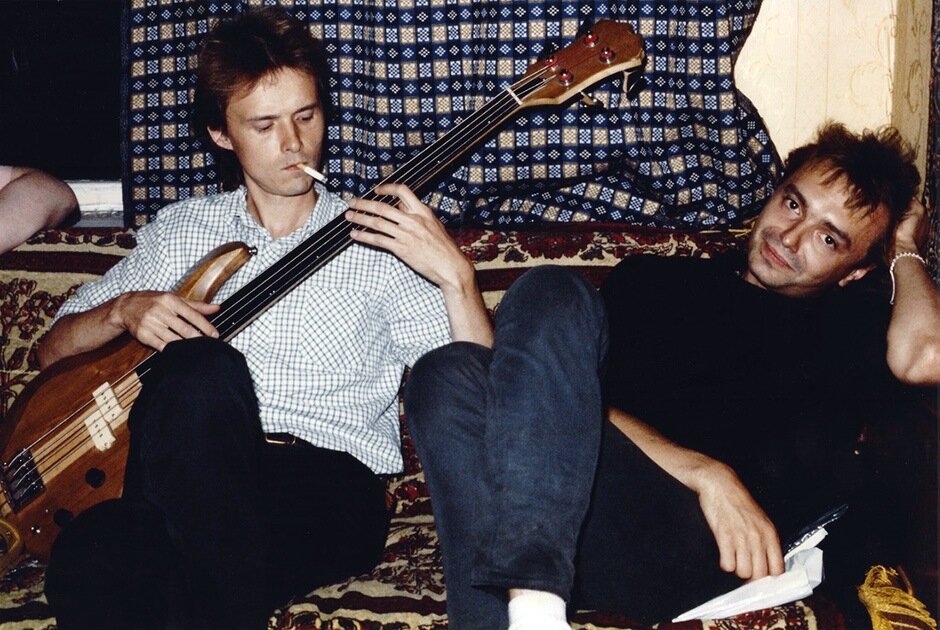 Петр Самойлов - соавтор некоторых знаковых песен "Алисы", например "Время менять имена"