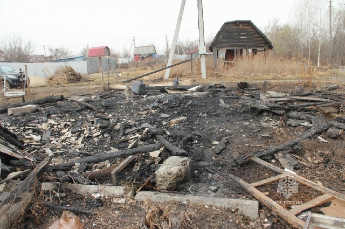 Фото сгоревшего дома. В селе. Дачи. Пожар в доме. Хабаровск сгорели