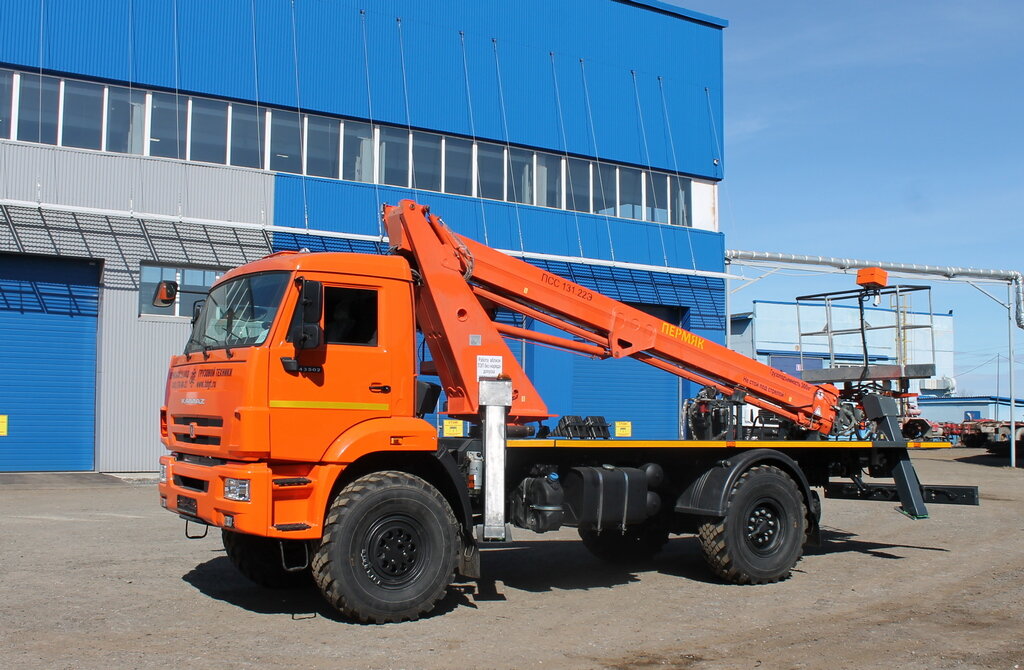 Телескопичсекая автовышка ПЕРМЯК ПСС-131-22Э