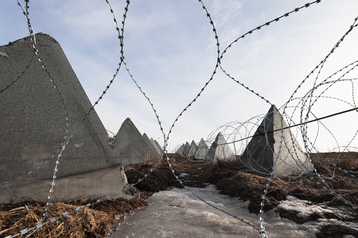 Укрепленная линия на границе с Украиной / Фото: Сергей Бобылев/ТАСС