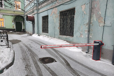    Шлагбаум ©Пресс-служба Государственной инспекции по недвижимости Москвы