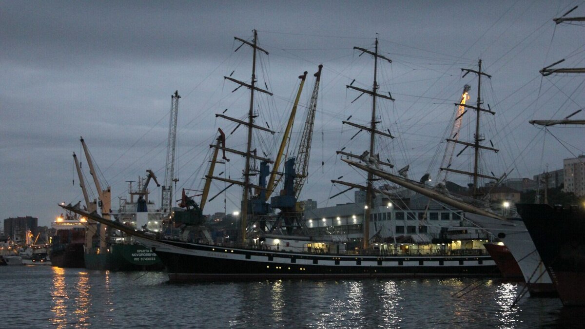     Мнением о причинах пожара в Южной Корее на российском судне «Катлан» из Владивостока поделился рефмеханик одного из крупных рыбодобывающих судов Приморья.