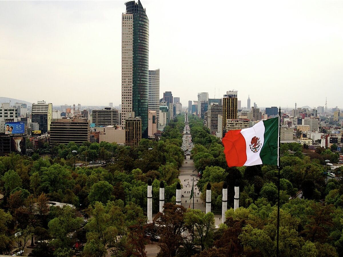    Центральная улица Мехико – Пасео-де-ла-Реформа© Flickr / edans