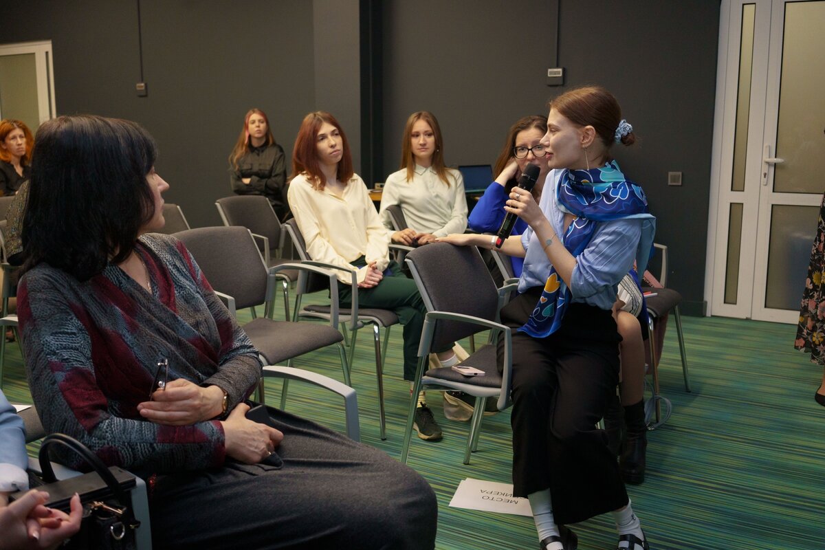 Фото с «Первого южного форума по сопровождаемому проживанию» в Краснодаре