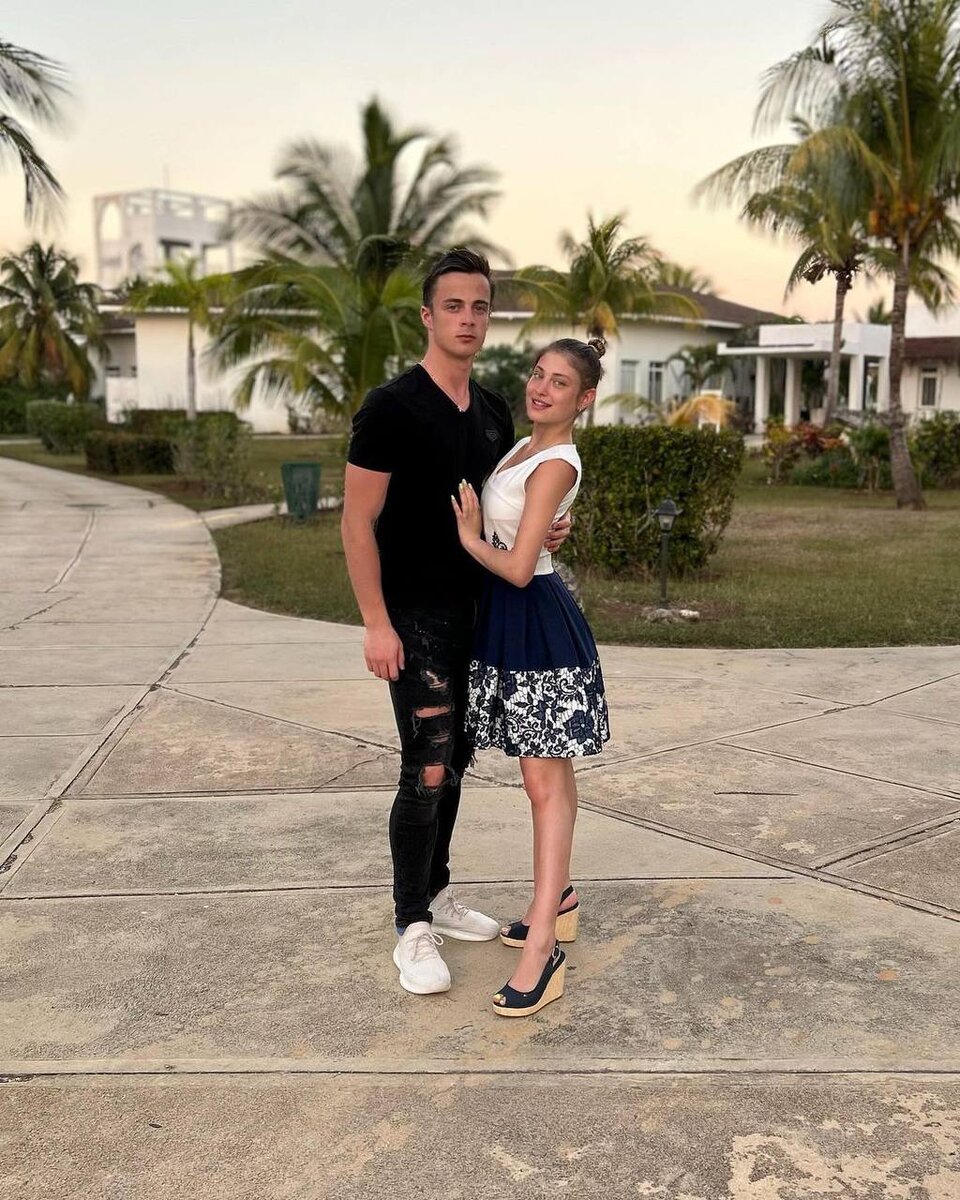 Алена и Гоша на отдыхе. Фото из открытых источников.