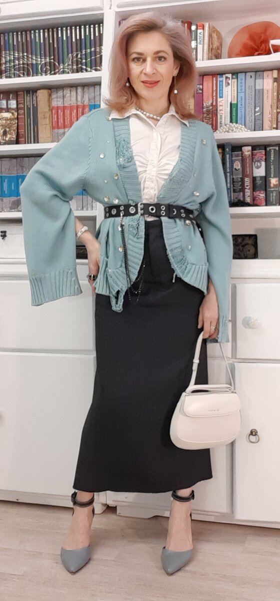 Кардиган и блузка из секонд-хэнда.