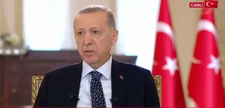 Во время телевизионного интервью президенту Турции Р. Эрдогану стало плохо. 