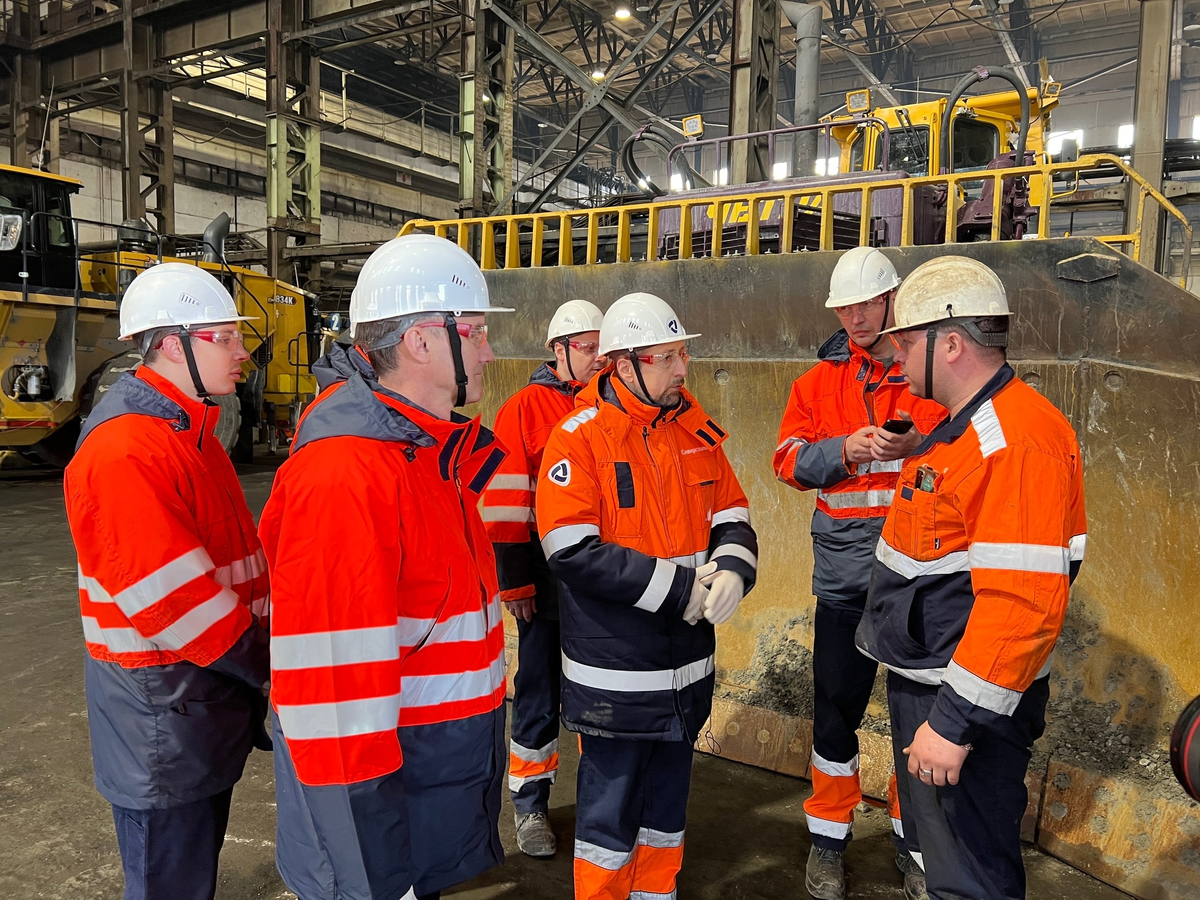 плакат газпром. северсталь плакаты. день охраны труда северсталь. северсталь охрана труда. охрана труда северсталь.